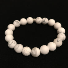 Load image into Gallery viewer, White beaded bracelet 
